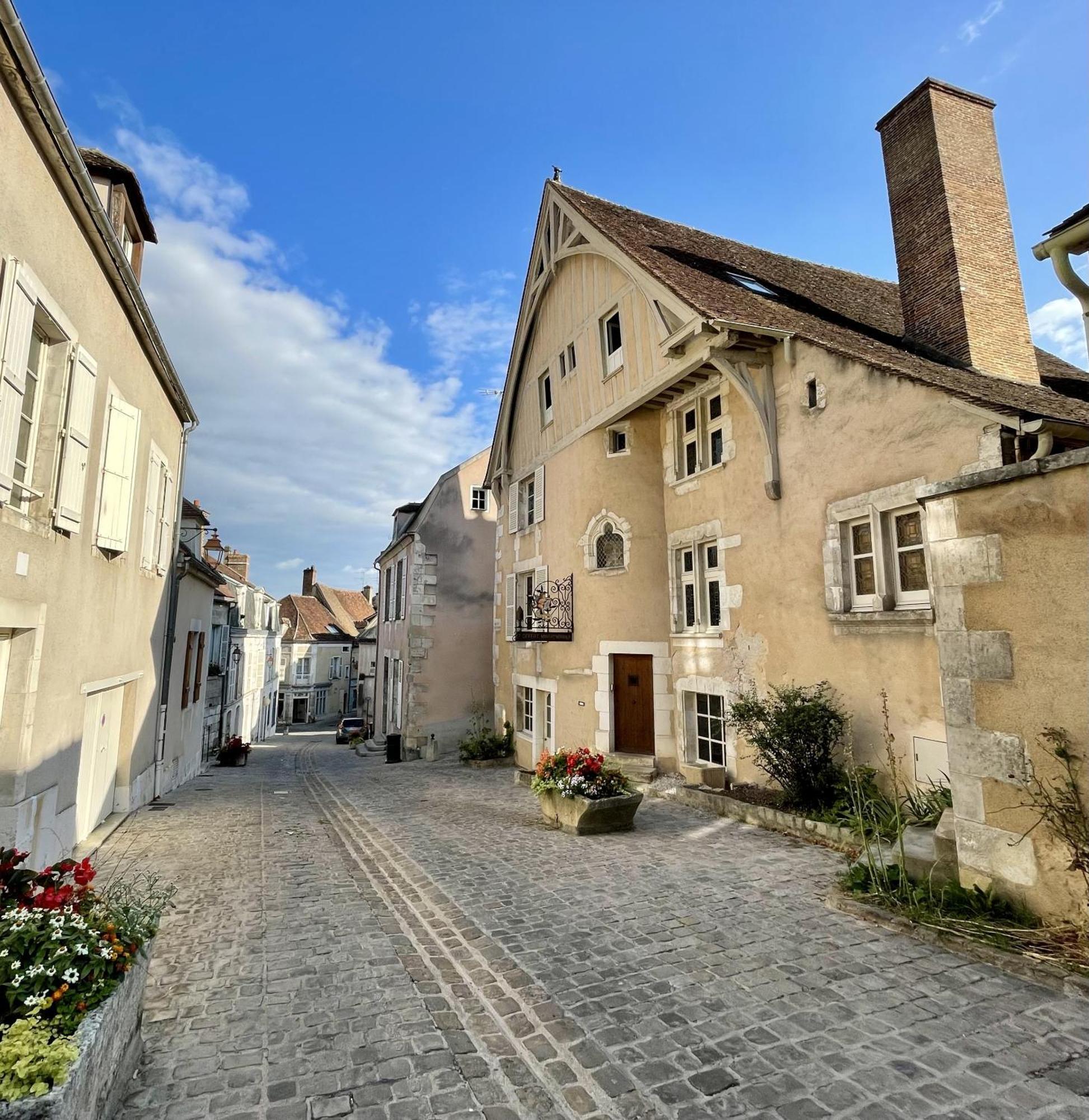 Apartamento Le Pigeonnier Centre Historique Auxerre Exterior foto